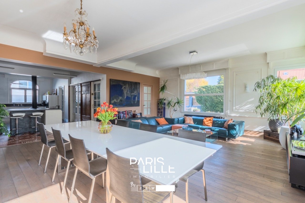Superbe pavillon art deco construit sur 640 m Photo 1 - Paris Lille Immobilier