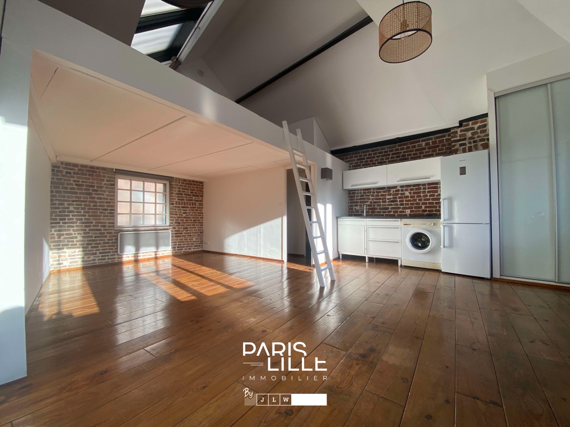 Joli type 1 bis 49m2 rue royale Photo 1 - Paris Lille Immobilier