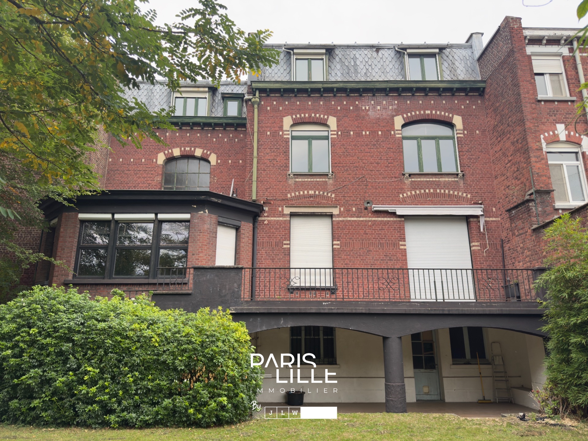 Maison de caractere avec jardin et double garage 12 pieces Photo 2 - Paris Lille Immobilier