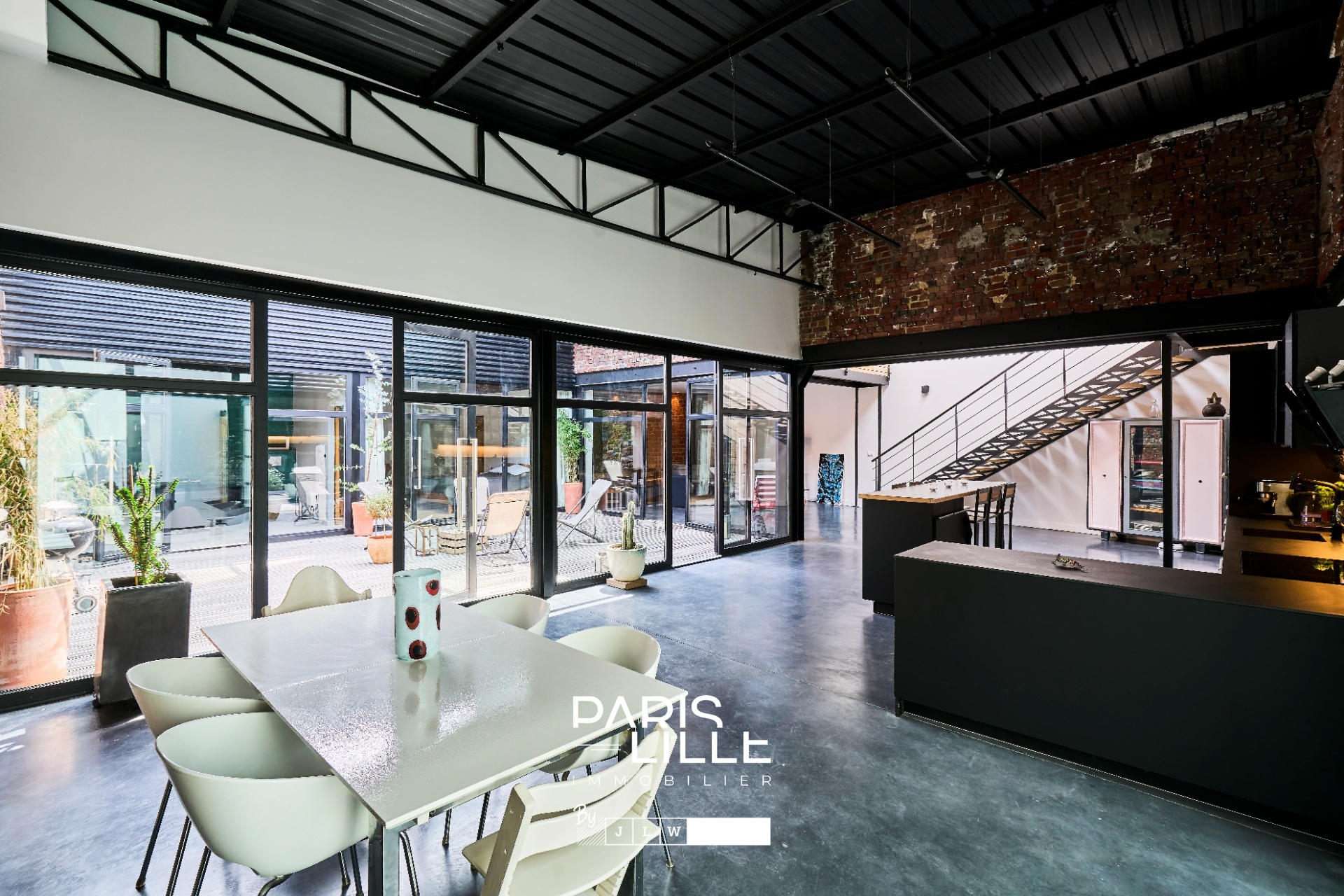 Loft d exception avec exterieur en clos prive Photo 2 - Paris Lille Immobilier