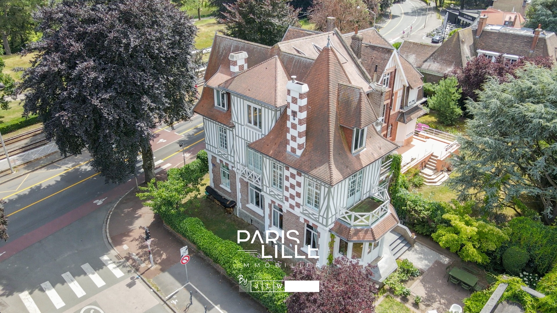 Maison de famille anglo normande avec cachet preserve Photo 1 - Paris Lille Immobilier
