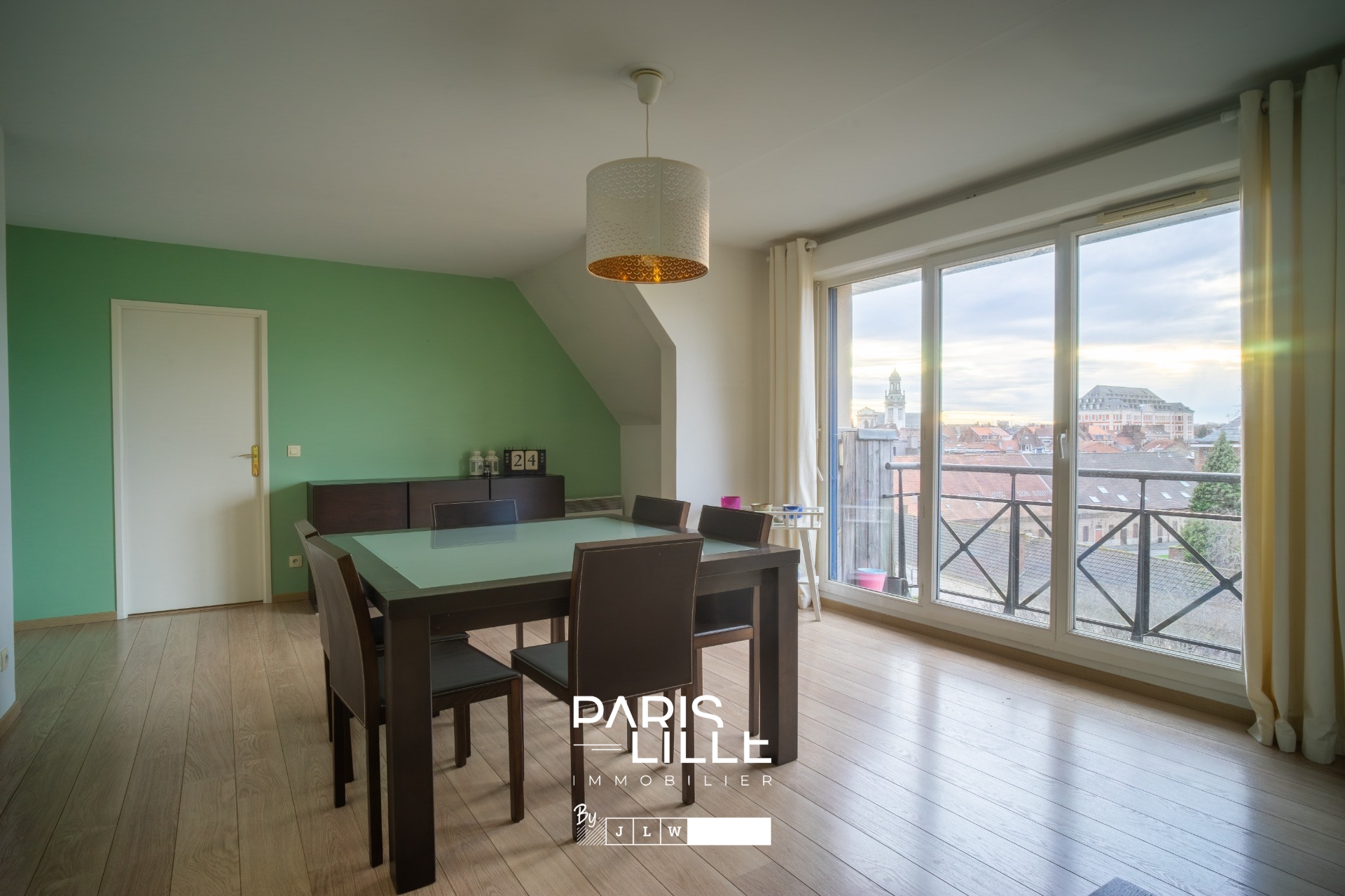Vieux lille appartement 3 chambres avec balcon et parking Photo 1 - Paris Lille Immobilier Vieux lille appartement 3 chambres avec balcon et parking Photo 1 - Paris Lille Immobilier