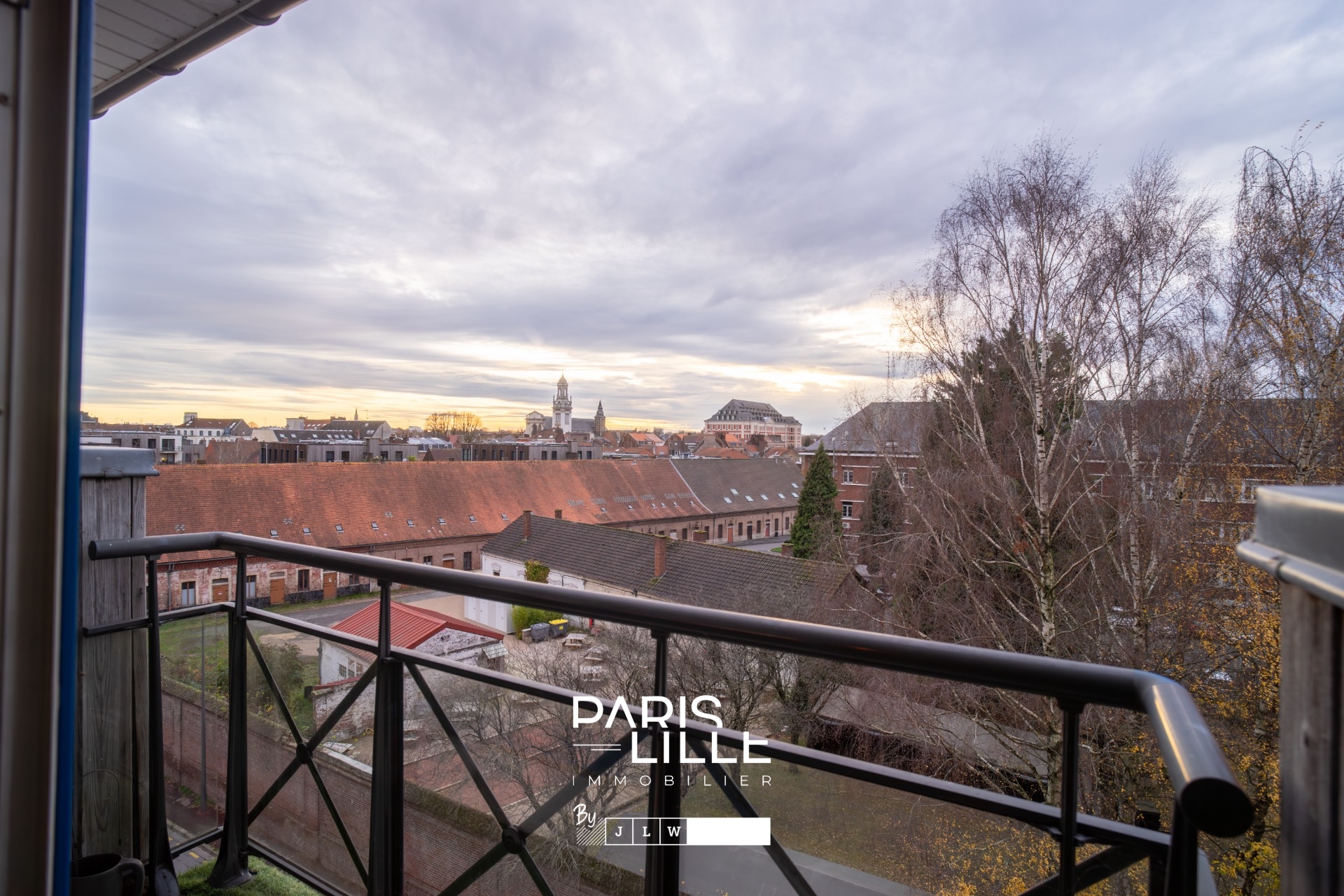 Vieux lille appartement 3 chambres avec balcon et parking Photo 2 - Paris Lille Immobilier Vieux lille appartement 3 chambres avec balcon et parking Photo 2 - Paris Lille Immobilier