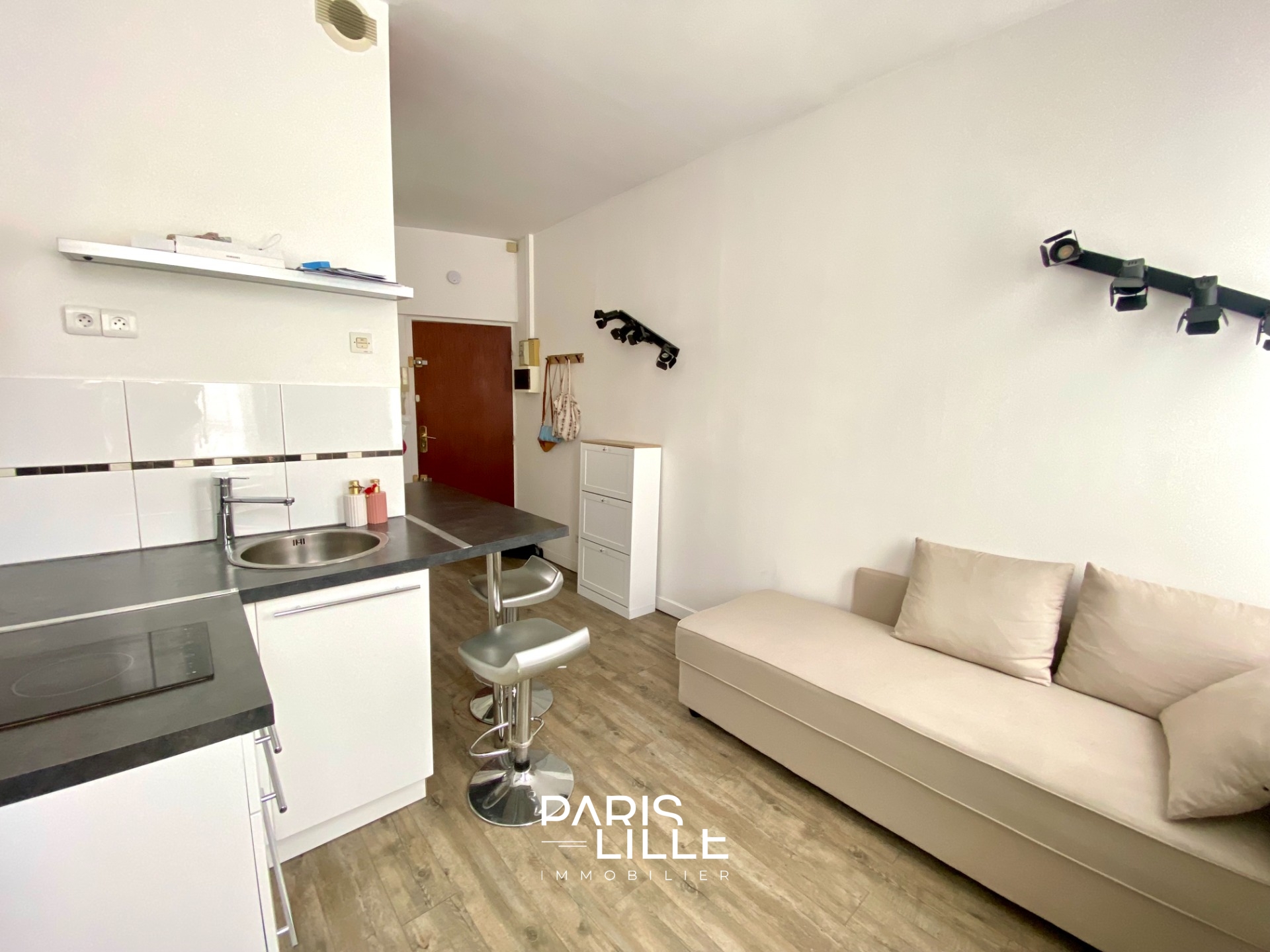 T2 avec parking secteur la catho Photo 2 - Paris Lille Immobilier T2 avec parking secteur la catho Photo 2 - Paris Lille Immobilier