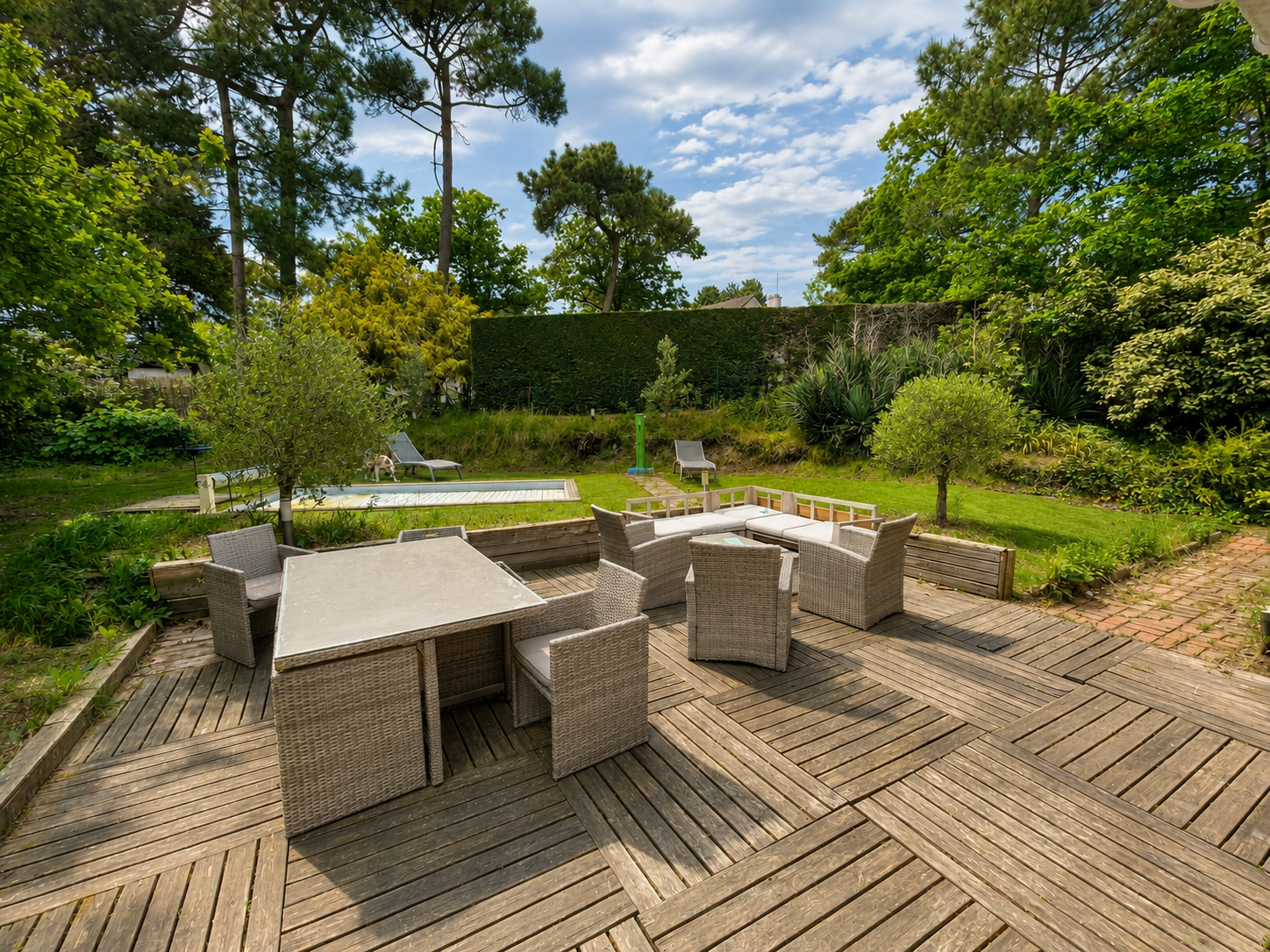 Elegante propriete familiale garage piscine Photo 2 - Paris Lille Immobilier Elegante propriete familiale garage piscine Photo 2 - Paris Lille Immobilier