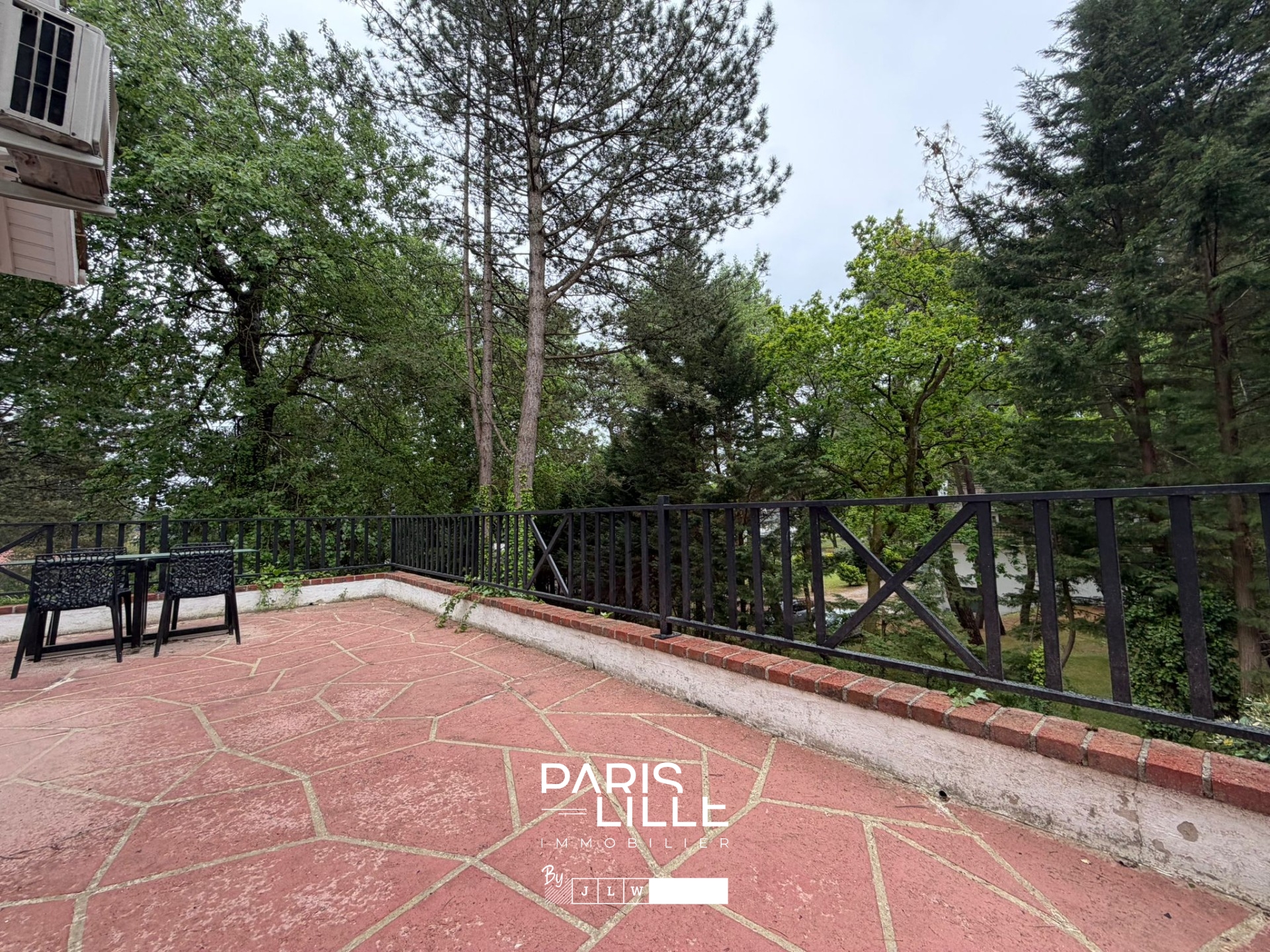 Elegante propriete familiale garage piscine Photo 9 - Paris Lille Immobilier Elegante propriete familiale garage piscine Photo 9 - Paris Lille Immobilier