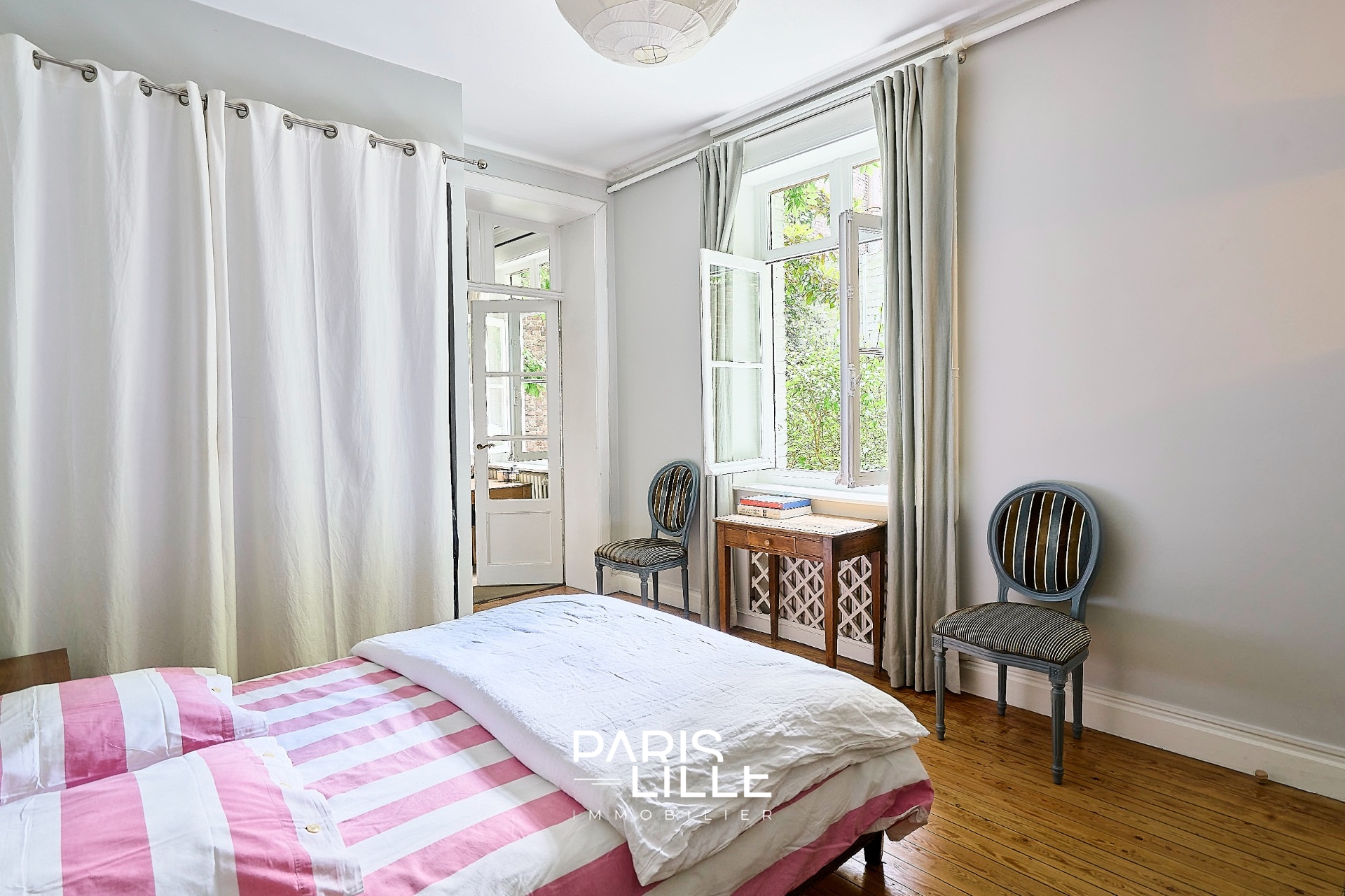 Superbe appartement 130 m2 quatre chambres et terrasse Photo 8 - Paris Lille Immobilier
