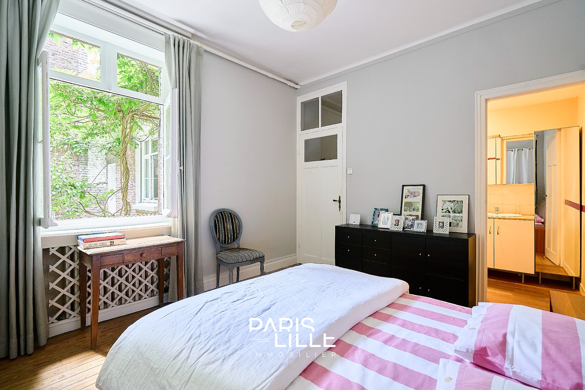 Superbe appartement 130 m2 quatre chambres et terrasse Photo 9 - Paris Lille Immobilier