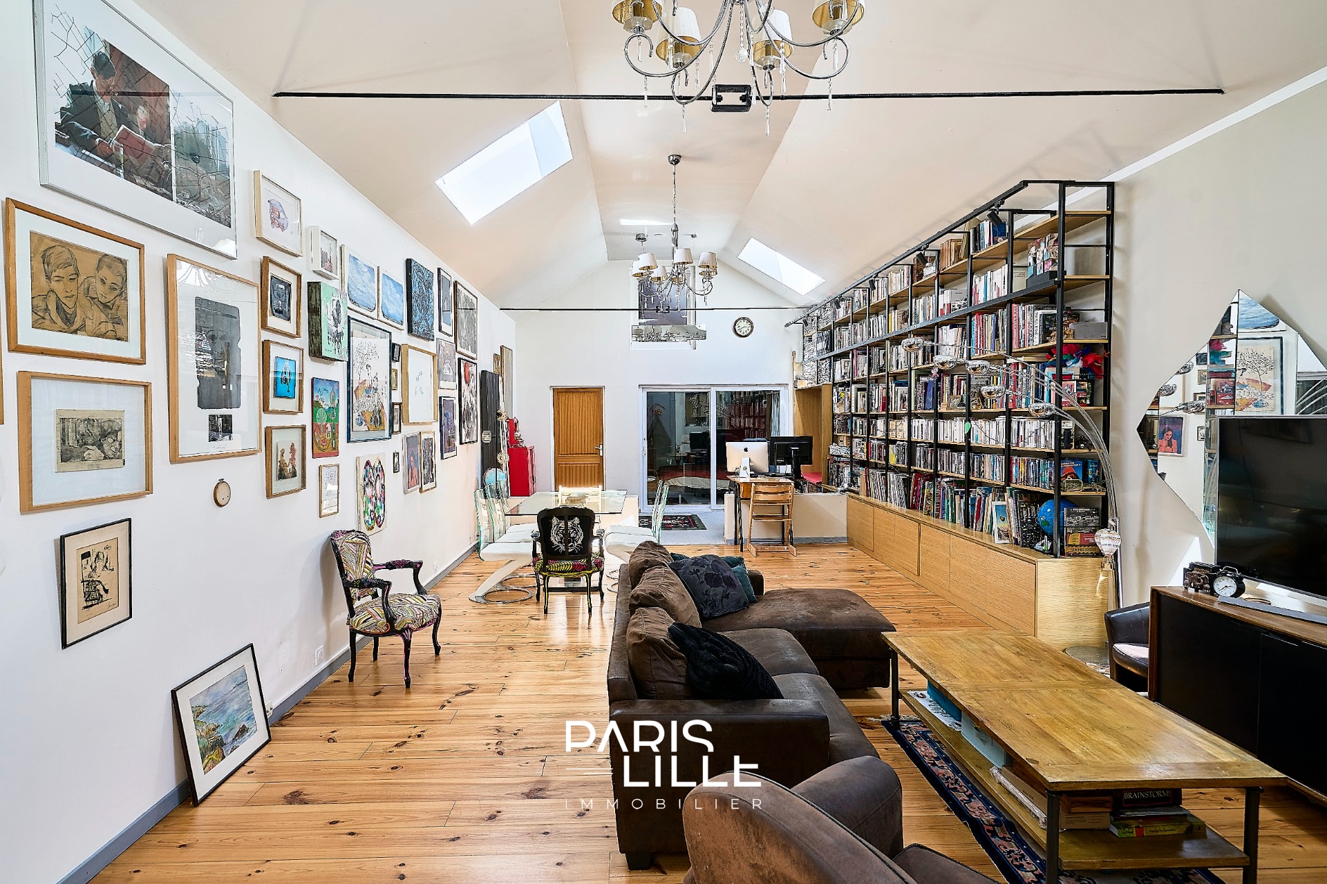 Appartement esprit loft avec garage et studio Photo 2 - Paris Lille Immobilier Appartement esprit loft avec garage et studio Photo 2 - Paris Lille Immobilier