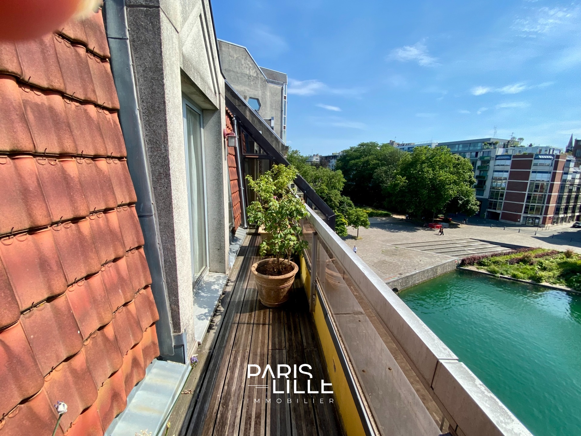 Rare quai du wault duplex balcon et parking garage possible Photo 13 - Paris Lille Immobilier Rare quai du wault duplex balcon et parking garage possible Photo 13 - Paris Lille Immobilier